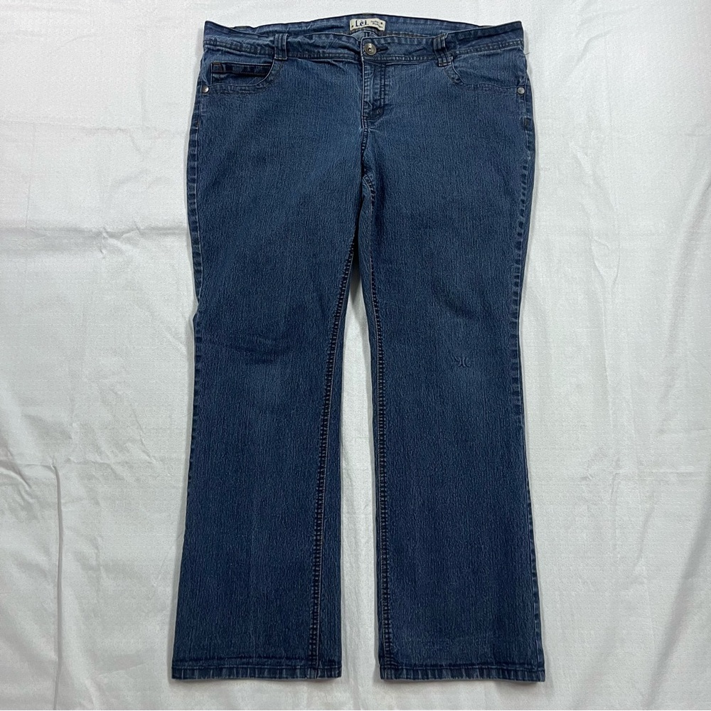 LEI ladies medium to dark wash jeans size 19(junior plus)